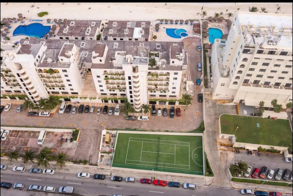 Amazing Beachfront Apartment Канкун Екстер'єр фото