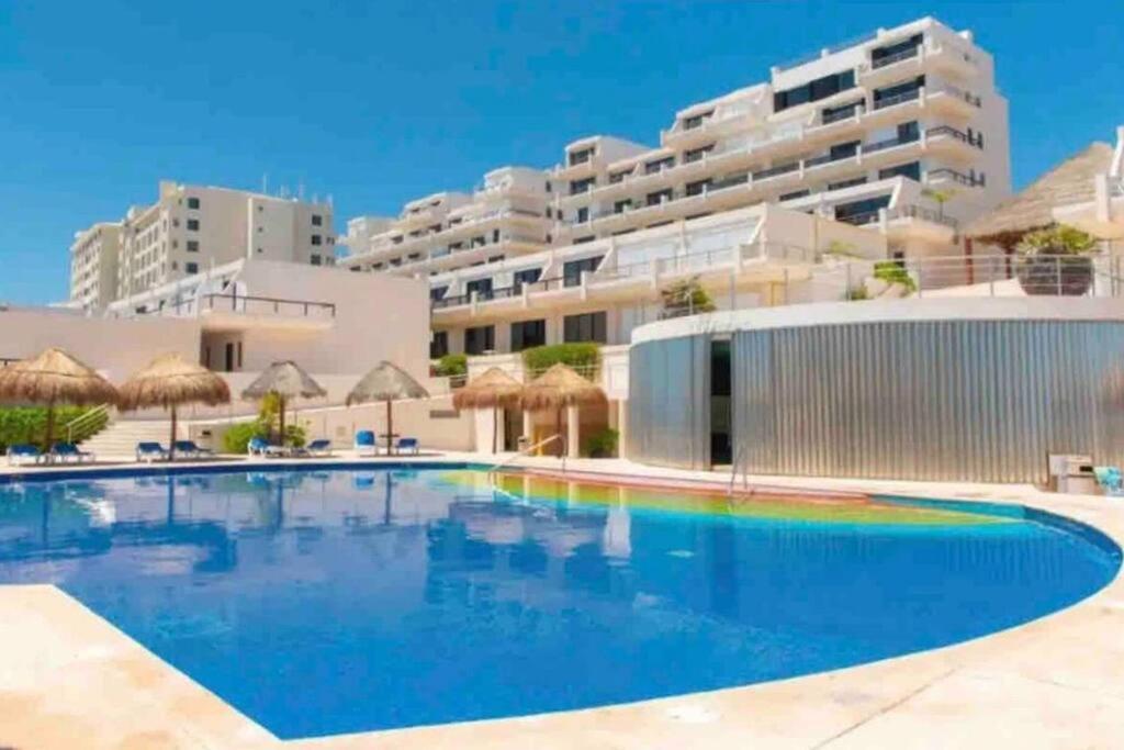 Amazing Beachfront Apartment Канкун Екстер'єр фото