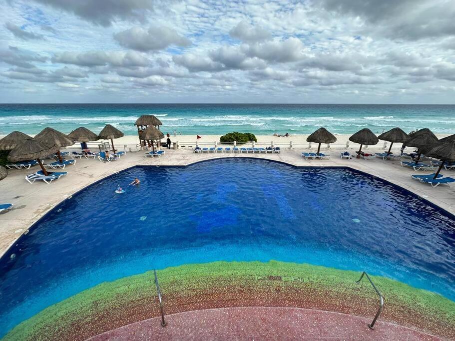 Amazing Beachfront Apartment Канкун Екстер'єр фото