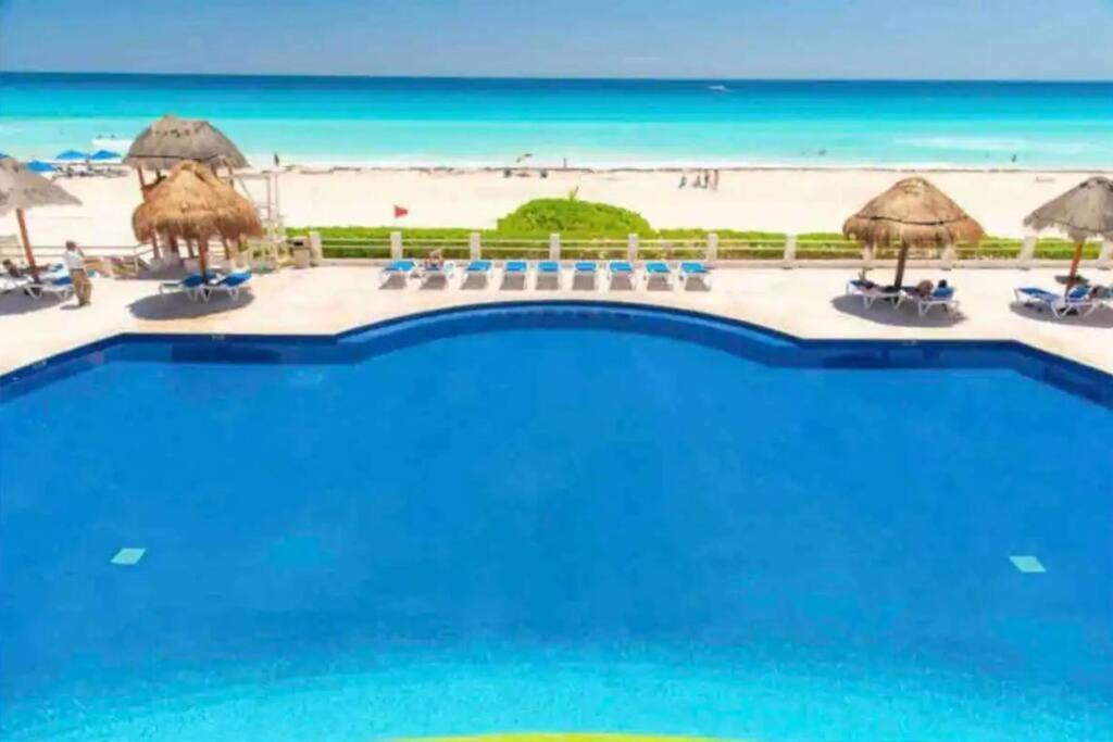 Amazing Beachfront Apartment Канкун Екстер'єр фото