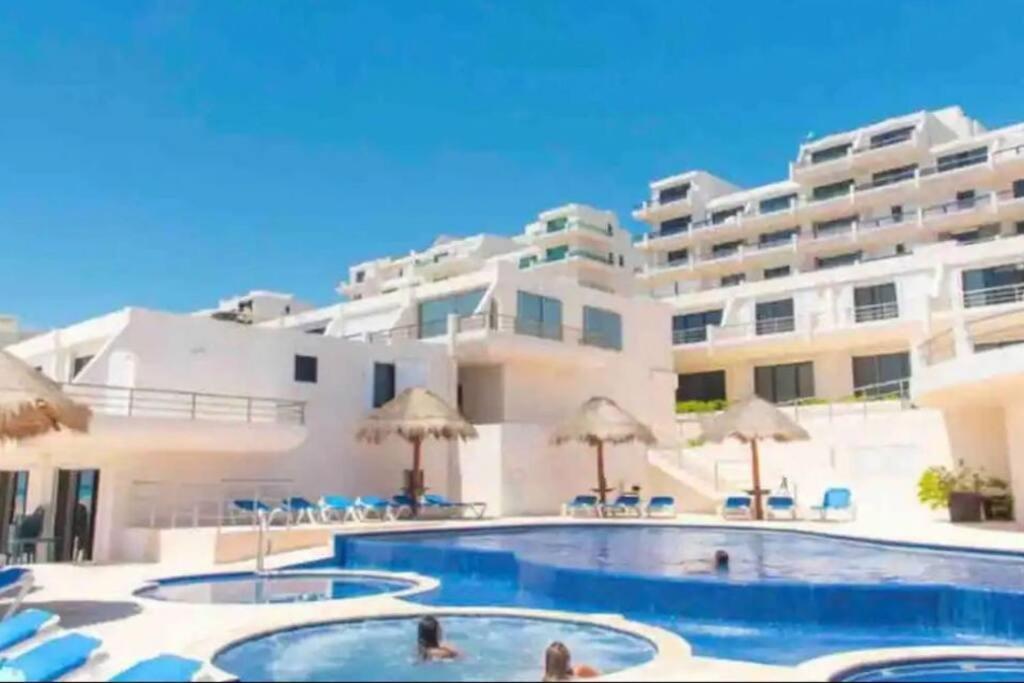 Amazing Beachfront Apartment Канкун Екстер'єр фото