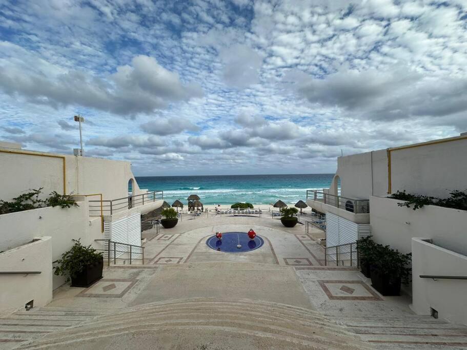 Amazing Beachfront Apartment Канкун Екстер'єр фото