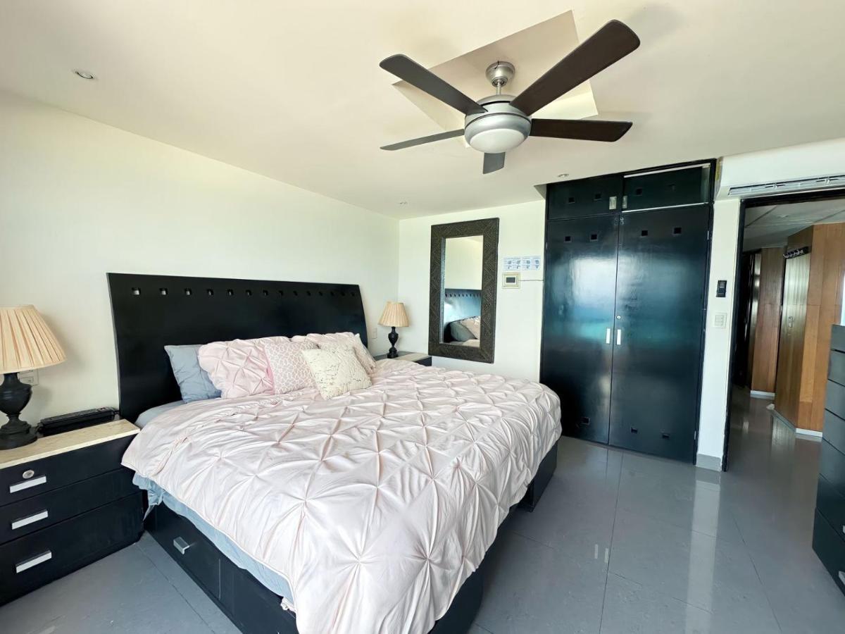 Amazing Beachfront Apartment Канкун Екстер'єр фото
